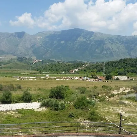Velaj Apartament *