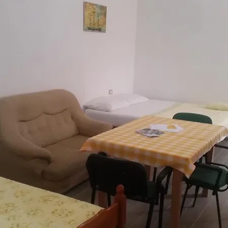 Velaj *
